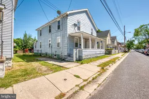 225 W Buck St, Paulsboro, NJ 08066 - Photo 2