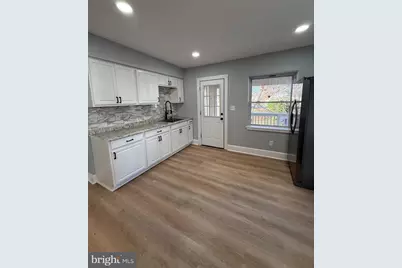 333 W Buck Street, Paulsboro, NJ 08066 - Photo 10