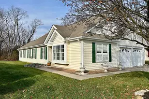 46 Maple Leaf Cir, Sewell, NJ 08080 - Photo 4