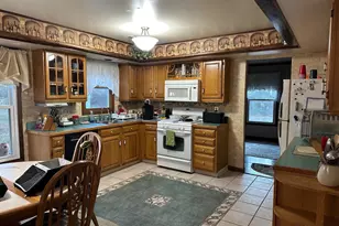 24 McIntosh Rd, Sewell, NJ 08080 - Photo 2