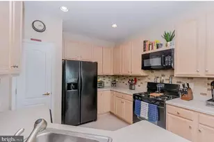 1007 Buckingham Dr, West Deptford Township, NJ 08086 - Photo 2