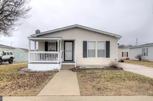 540 Dogwood Ln, Monroe Township, NJ 08094 - Photo 2