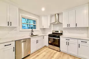 4 Altair Ct, Washington Township, NJ 08012 - Photo 2