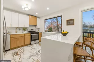 371 Wedgewood Dr, Blackwood, NJ 08012 - Photo 2