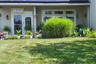 425 Longfellow Dr, Monroe Township, NJ 08094 - Photo 2