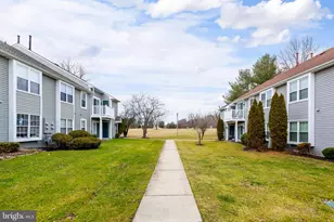 628 Yorkshire Ct, Sewell, NJ 08080 - Photo 2