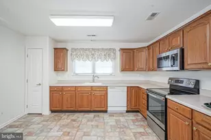 16 Magnolia Ln, Sewell, NJ 08080 - Photo 4