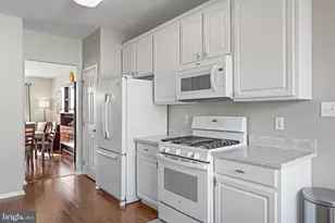 136 Acorn Dr, East Greenwich Township, NJ 08061 - Photo 10