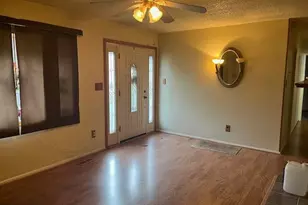 546 Greenbriar Dr, Monroe Township, NJ 08094 - Photo 4