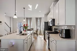 30 Sand Hills Dr, Monroe Township, NJ 08094 - Photo 8