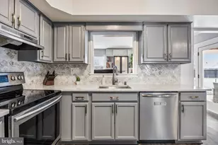 308 Thackeray Ln, Monroe Township, NJ 08094 - Photo 12