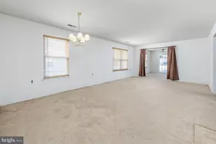 27 Lakebridge Dr, Woodbury, NJ 08096 - Photo 4