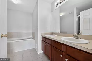 172 Pennsbury Ln, Woodbury, NJ 08096 - Photo 16