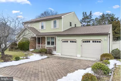 127 Hampshire Drive, Woodbury, NJ 08096 - Photo 2