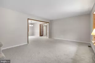 127 Hampshire Dr, Woodbury, NJ 08096 - Photo 6