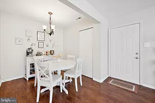 21 Buena Ct, Blackwood, NJ 08012 - Photo 4