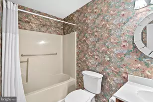 221 Martinique Dr, Monroe Township, NJ 08094 - Photo 20