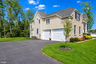 814 Rachel Dr, Franklin Township, NJ 08322 - Photo 2