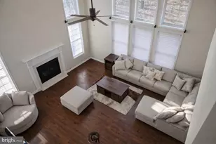 814 Rachel Dr, Franklin Township, NJ 08322 - Photo 2