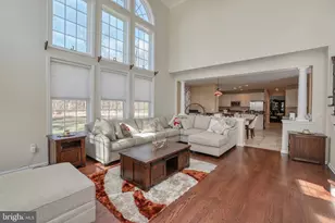 814 Rachel Dr, Franklin Township, NJ 08322 - Photo 2