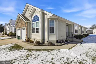 531 Riviera Dr, Monroe Township, NJ 08094 - Photo 2