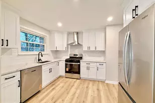 4 Altair Ct, Washington Township, NJ 08012 - Photo 4