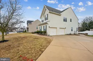 209 Windsor Dr, Swedesboro, NJ 08085 - Photo 2