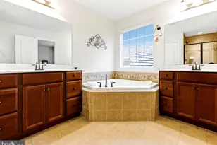 325 Windsor Rd, Harrison Township, NJ 08062 - Photo 18