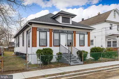 318 W Buck Street, Paulsboro, NJ 08066 - Photo 2