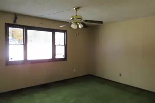 11 Pleasant Valley Dr, West Deptford, NJ 08096 - Photo 2