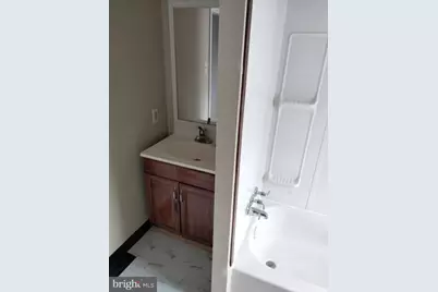 15 Railroad Avenue, Paulsboro, NJ 08066 - Photo 4