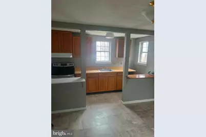 15 Railroad Avenue, Paulsboro, NJ 08066 - Photo 2
