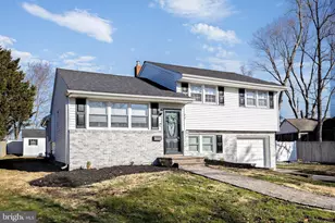 72 Pleasant Valley Dr, West Deptford, NJ 08096 - Photo 2