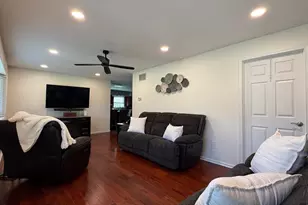 24 Craig Dr, Woodbury, NJ 08096 - Photo 2