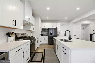 17 Sequoia Ct, Monroe Township, NJ 08094 - Photo 10