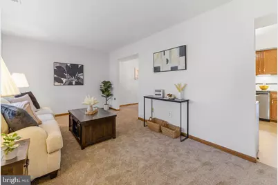 119 Robins Run W, Swedesboro, NJ 08085 - Photo 4