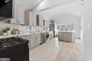 1404 8th Ave, Monroe Township, NJ 08094 - Photo 10