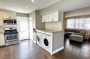 1054 Bradford Dr, Monroe Township, NJ 08094 - Photo 8