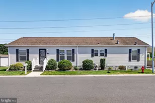 2088 Burlington Cir, Monroe Township, NJ 08094 - Photo 4