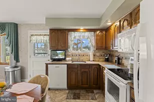 1010 Hancock Dr, Blackwood, NJ 08012 - Photo 12