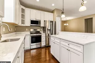 100 Castlebay Dr, Monroe Township, NJ 08094 - Photo 14