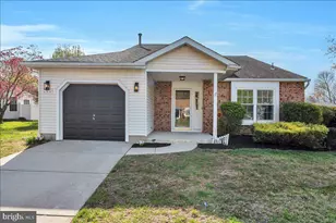 38 Pinecrest Dr, Woodbury, NJ 08096 - Photo 2