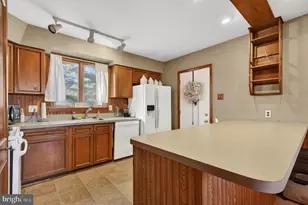 106 Lakeside Dr, Glassboro, NJ 08028 - Photo 8