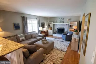 226 Fawn Meadows Dr, East Greenwich Township, NJ 08061 - Photo 6