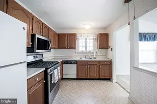 636 Caribbean Way, Monroe Township, NJ 08094 - Photo 8