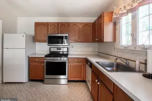 636 Caribbean Way, Monroe Township, NJ 08094 - Photo 10