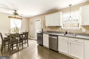 584 Lantern Way, Franklin Township, NJ 08322 - Photo 12