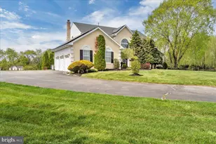 4 James Ct, Swedesboro, NJ 08085 - Photo 2