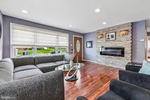 19 Barclay Dr, Washington Township, NJ 08012 - Photo 2