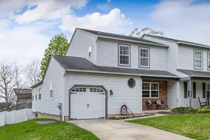 239 Strawbridge Ln, Harrison Township, NJ 08062 - Photo 2